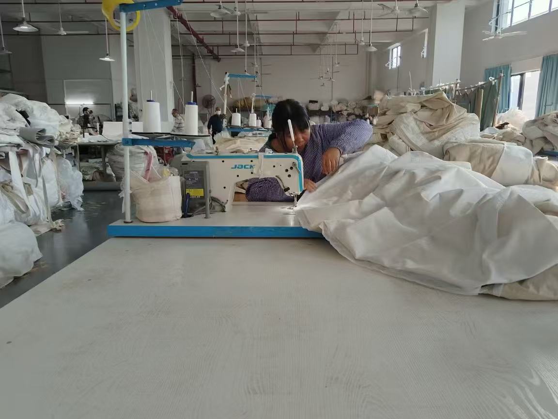面料缝制，用户提供的工厂实拍照片