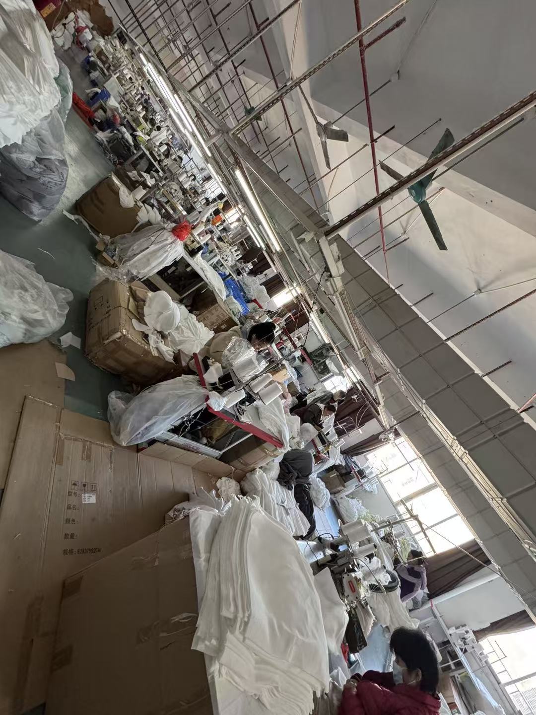 生产车间，用户提供的工厂实拍照片